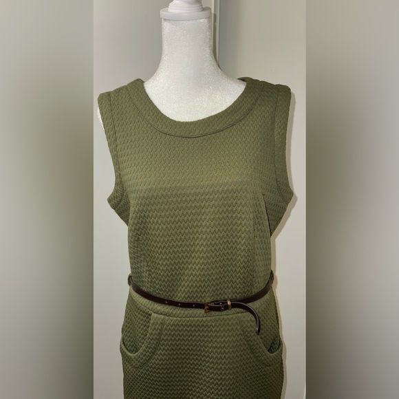 Olive Green Dress w/ zip back, fitted, pockets,belt size 12 - Picture 4 of 12